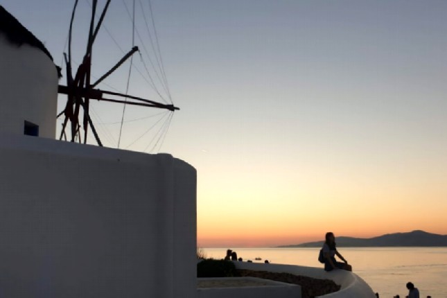 Have a Fab Time in Mykonos on a Budget!